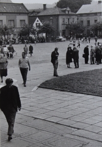 August 21, 1968 in Hronov, people in the streets, photo by Jiří Šulitka