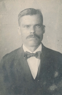 Děda Peter Zavacký v době návratu z Ameriky, 1921