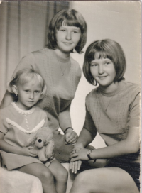 Witness' daughters, end of 1960's