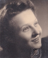 Jaryna Mlchová in 1945