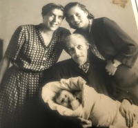 Four generations. Dana's grand grandmother Judita Schwitzer, omama, Margita Slezáková, mom and Dana in perinka.

