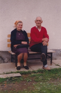 Parents Mária and Andrej on the doorstep of the house in Velké Franková
