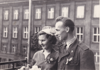 Svatba Ludmily Kaděrové a Ladislava Kleina na Nové radnici v Ostravě, 1954