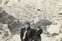 Vzadu manžel Oldřich na vojně, cca 1947