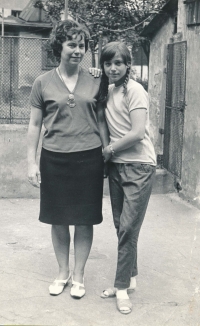 Hana with her mum, circa 1967