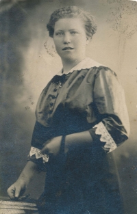 Marie Komorousová, née Zítková, grandmother