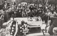 Funeral  of Alena Gecse´s colleague, Svatá Helena, 1980