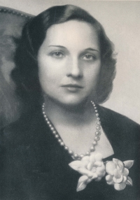 Helena Kopecká's mother, Milena Parkerová, nee Hofbauer