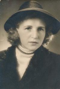 The mother of Jana Kuncířová, Milada Šmejkalová, in the year 1944 
