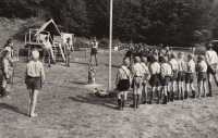 Scout camp in Chlébská u Nedvědic, Vladimír Tomek as a leader at the front, 1969 