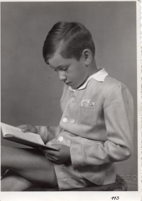 First school days, 1944
