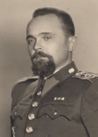 Ctibor Novák, uncle of the Mašín brothers; picture from the time of the First Republic, when he had the rank of lieutenant
