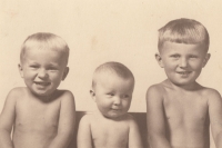 The Mašín siblings, from the left: Josef, Zdena and Ctirad, 1937