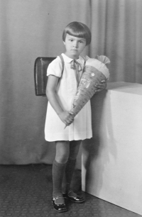 Helena Cikánová, first day of school in 1936