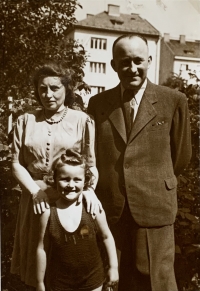 Lydia with Uncle Teodor and Aunt Manci Schwarz in Banska Bystrica