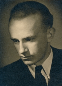 Čestmír Pelant, a graduation photo, 1942