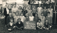 Vtelnicko school class (Květa is the fourth one from the left in the second row)
