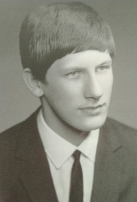 Ľubomír Kolenčík ako maturant, 1966.