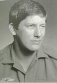 Ľubomír Kolenčík ako poručík, 1969.