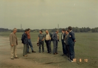 Jan Kadlec on the left with colleagues, grass mats, 1982