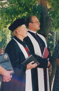 Parish priest of the Czechoslovak Hussite Church Olga Skálová and Mons. Václav Slouk during the blessing of the burial ground at the Brno Central Cemetery, 2005
