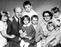 Štěpán Kaňák with his wife and children / 1976