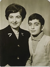With his mother Věra before he went to the Unitet States, 1969