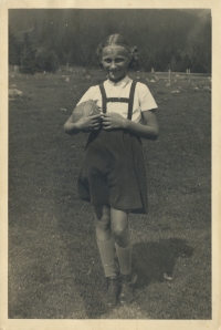 Eva Karvašova as a child.
