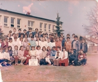 8. trieda. školský rok 1987-88. ja - stredný rad, druhý vpravo
