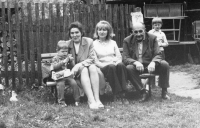 Wife Eva Falářová with her parents and sons, around 1984