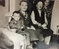 Grandma and grandpa Dvořák with their grandchildren Lubomír and Jaroslava