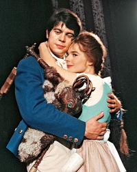 Jaroslava Tvrzníková as Dorotka in Strakonický dudák with Martin Štěpánek, 1968