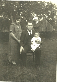 Father Jiří Kaplan with parents at Radhošť 