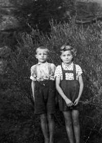 With his sister Gertruda, 1943