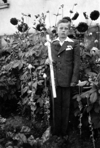 At the first Communion, 1945