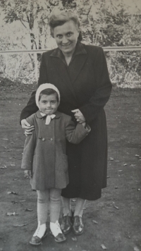 Marie with her mother in 1955