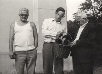 Antonín (vlevo) s bratrem Adrianem a Mirkem, 70. léta 20. století