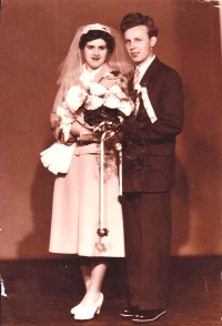 The wedding photo of Mr. Hadraba and Mrs. Hadrabová (1957) 