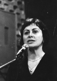 Milena Hercíková on stage in 1970