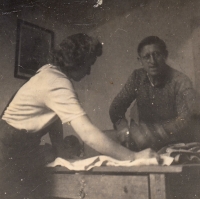 Libuše with her dad, a tailor, 1944