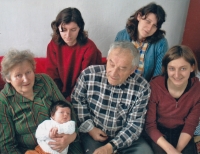 Opočenský family with granddaughters 