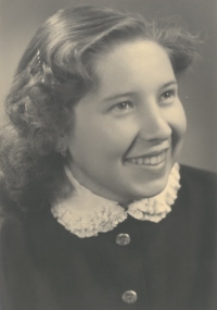 Jarmila Etzlerová at the age of 16