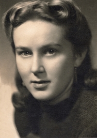 Soňa Procházková v roce 1947