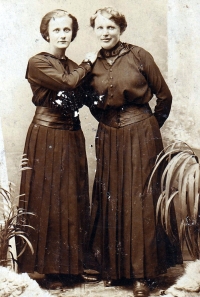 Milena Ručková's grandmother Marie Pětrošová (on the left)