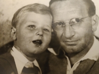 Žilina 1950, s otcom Jurajom Rodanom