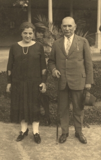 Žilina around 1928, grandparents Julius and Rudolfina Bratmann