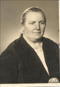 Božena Vrbická, the mother of Hana