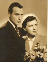 Wedding photo of Hana Vrbicka and her husband Ctibor