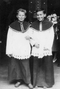 Jan Soukup (right) in 1960 in front of St. Bartholomew's Cathedral in Pilsen	