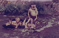 From left: sister Karla, mother, sister Marie, brother Petr, father, Josef Kundera on the Bělá river, Jeseník, 1964